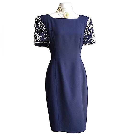 Vintage 1980’s Pearl Sleeved Dress.   B10 - Picture 6 of 16